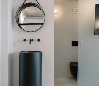 Apartment with Shower