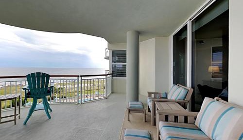 Two-Bedroom Apartment with Ocean View