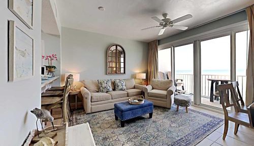 One-Bedroom Apartment with Ocean View