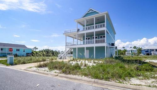 Three-Bedroom Holiday Home 