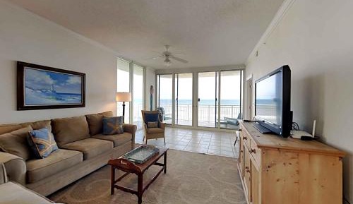 Three-Bedroom Apartment with Ocean View