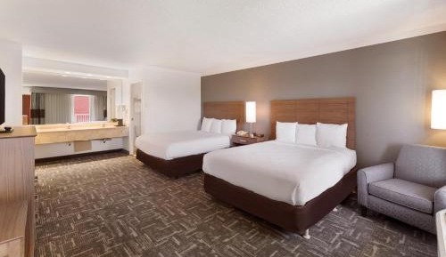Queen Room with Two Queen Beds - Exterior