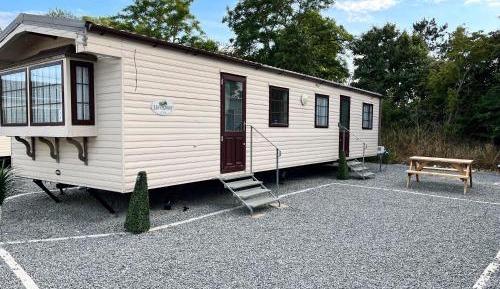 Caravan 8