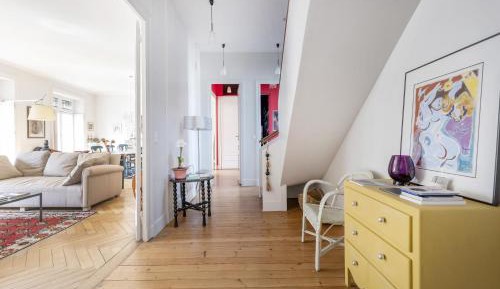 Deluxe Apartment