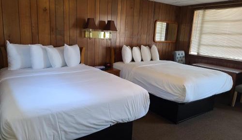 Standard Queen Room with Two Queen Beds