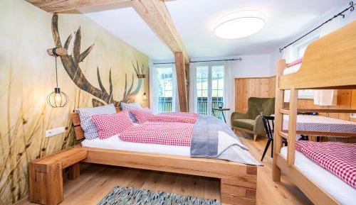 Quadruple Room with Private Bathroom