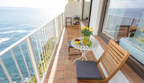 Studio Apartment with Sea View