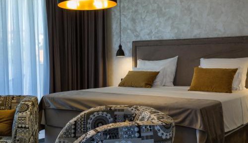 Deluxe King Room with Balcony