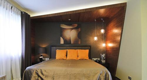 Angol Suite