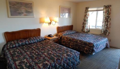 Deluxe Queen Room with Two Queen Beds
