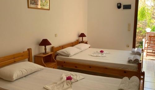 Studio (3 Adults)