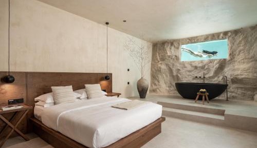 Signature Suite with Private Pool