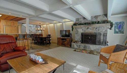 Four-Bedroom Holiday Home