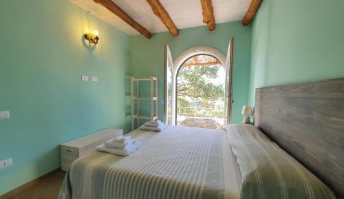 One-Bedroom Apartment with Sea View
