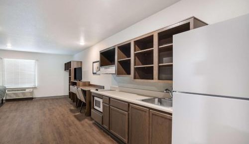 Queen Room with Two Queen Beds and Tub - Accessible/Non-Smoking