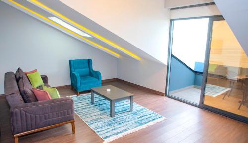 Elite Suite with Sea View and Balcony