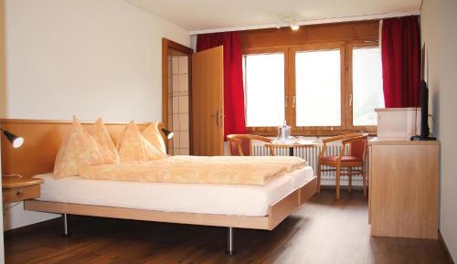 Superior Twin Room with Eiger View