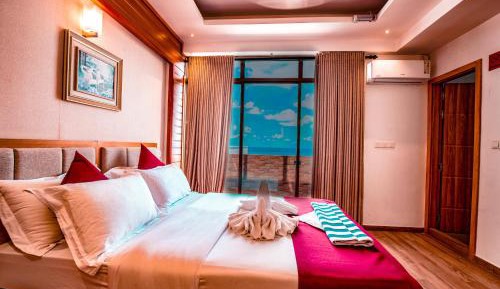 Deluxe Suite with Sea View
