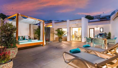 1 Bedroom Bungalow with Extra Large Chill out Terrace
