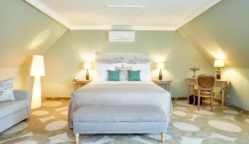 Junior Suite with Garden View