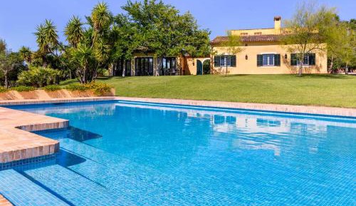 Three-Bedroom Villa (6 Adults)