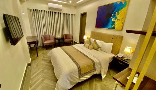 Queen Room