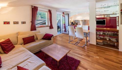 Superior One-Bedroom Apartment with Balcony