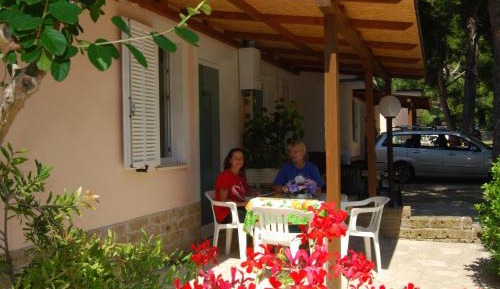 Bungalow (4 Adults)