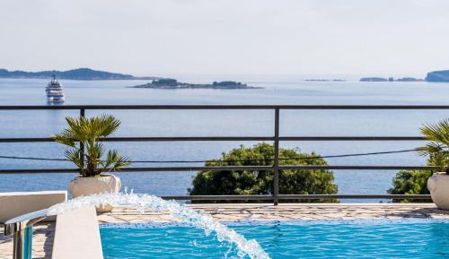 Superior One-Bedroom Apartment with Balcony and Sea VIew