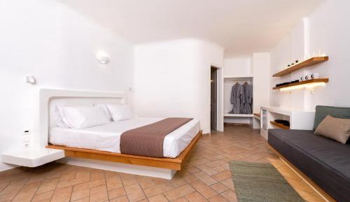 Superior Suite with pool view