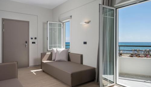 Deluxe Suite with Sea View