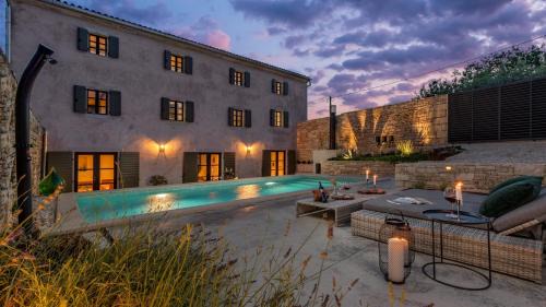 Four Bedroom Villa with Pool