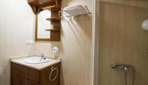 Three-Bedroom Apartment (6 Adults)