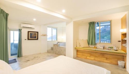 Double Room with Balcony and Sea View