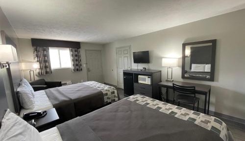 Queen Room with Two Queen Beds - Smoking
