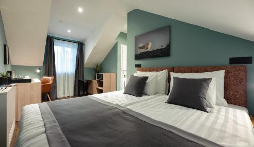 Standard King Room Attic