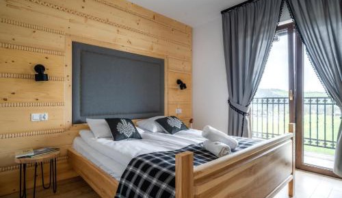 Apartment with Mountain View