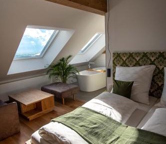 Deluxe Double Room with Bath