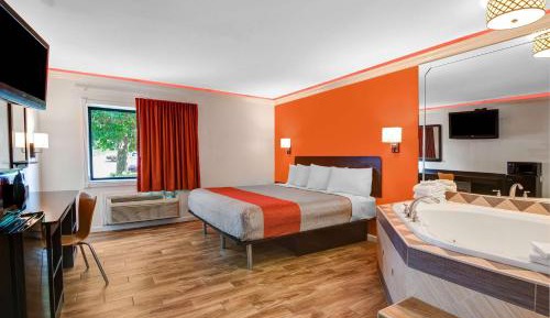King Room with Spa Bath - Non-Smoking