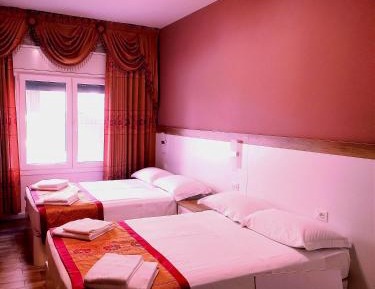 Quadruple Room with Private Bathroom
