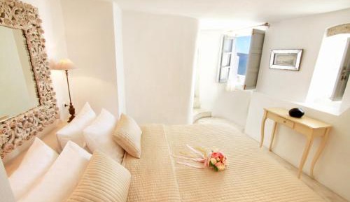 Jasmin Suite with Hot Tub and Caldera View 