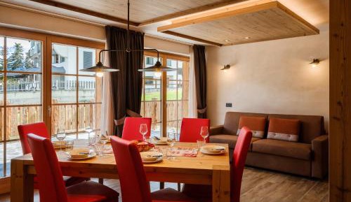  Deluxe 2 Bedroom Apartment with 2 Bathrooms