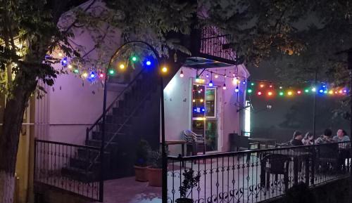 Deluxe Double Room (2 Adults + 1 Child)