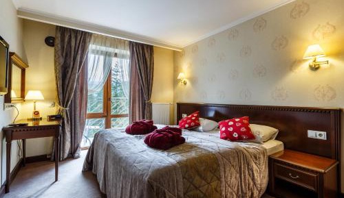 Suite with Balcony and Spa Access 