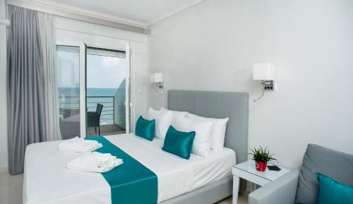 Studio Apartment with Sea View