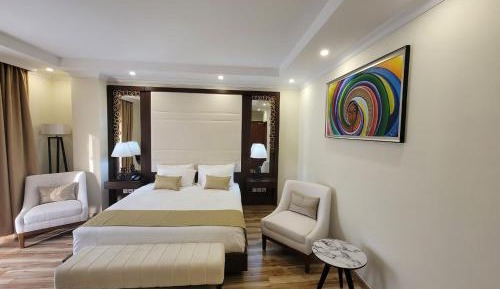 Deluxe King Room