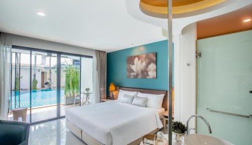 Double Room with Pool View
