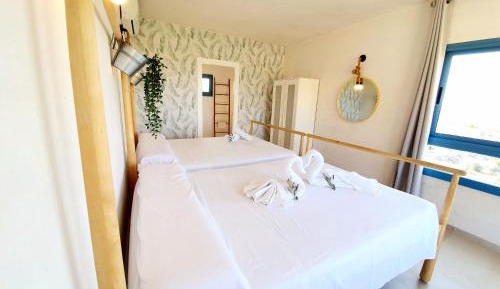 Quadruple Room with Mountain View