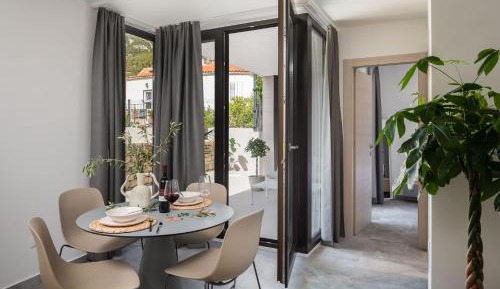 Apartment with Garden View