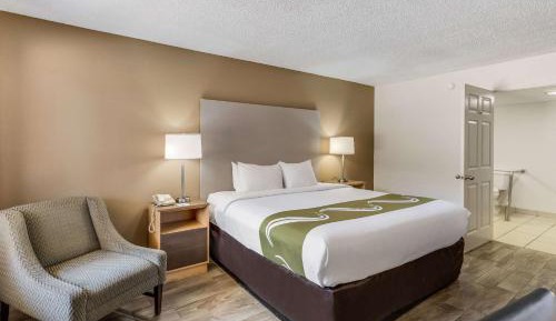 King Room - Mobility/Hearing Accessible - Non-Smoking